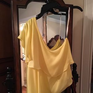 BCBG Yellow Flowy One Shoulder Ruffled Top sz 10